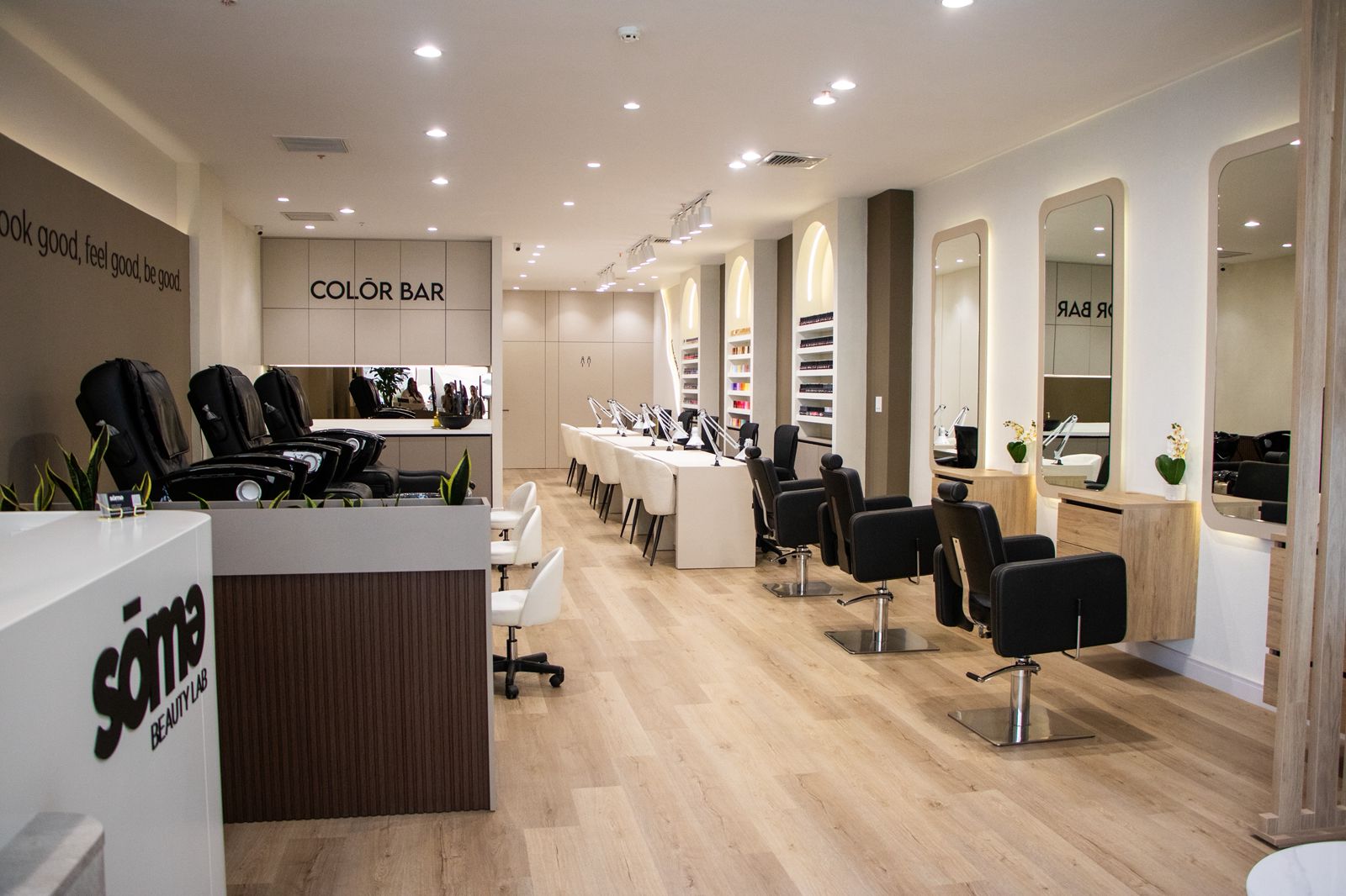 Vista panorámica del salón sōmə Beauty Lab